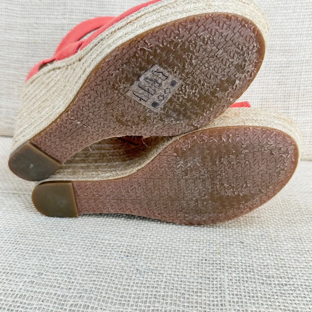 Michael Michael Kors Damita Coral Pink Canvas Espadrille Wedge Sandals‎ Size 8M